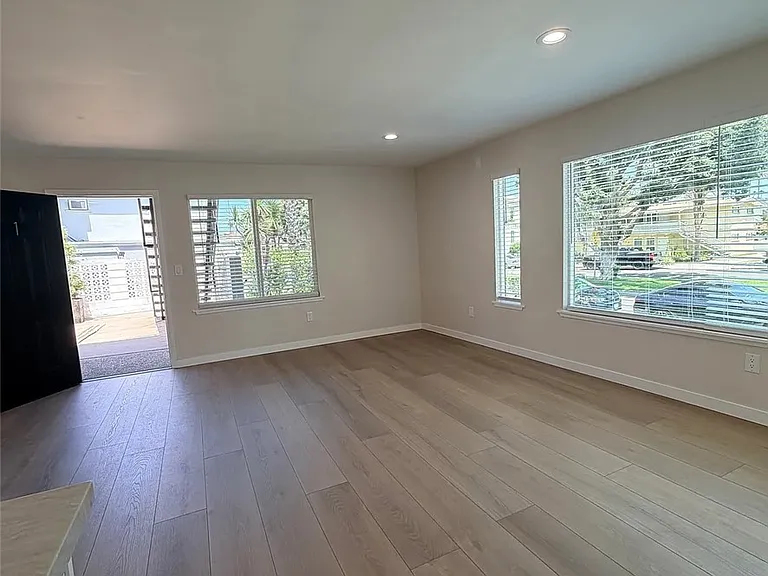 213 Calle Miramar — Photo 2