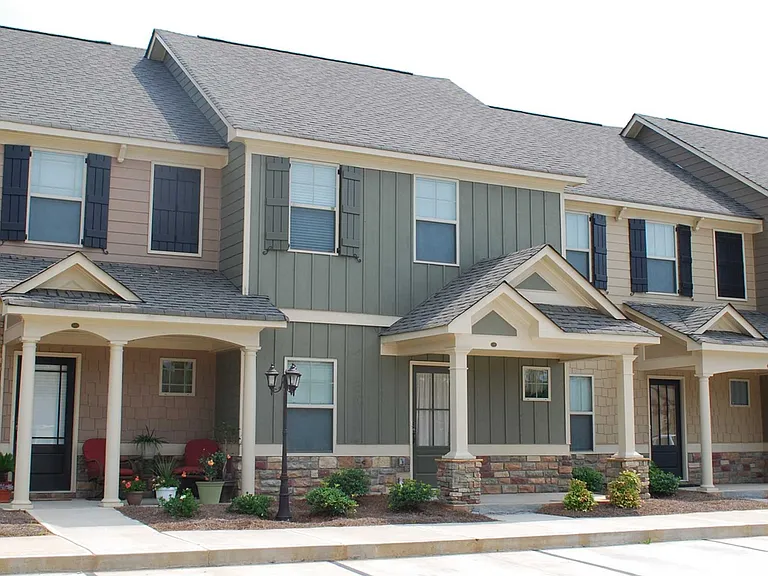 Cobblestone Park Townhomes — Photo 11