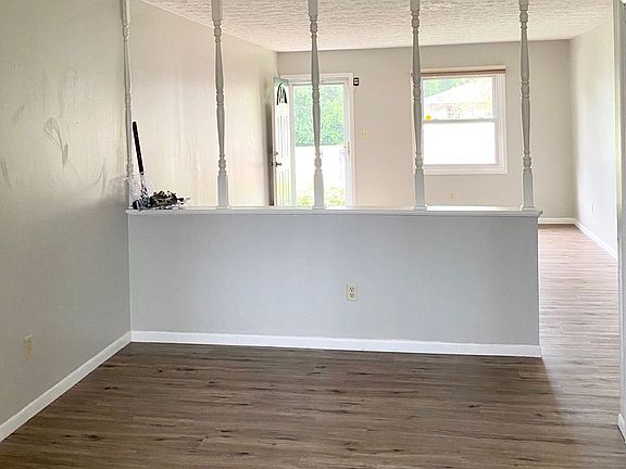 5th image of 207-209 W Green Meadows Dr #207