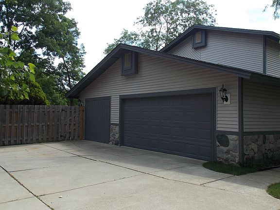 5th image of 2317 Bogie Lake Rd