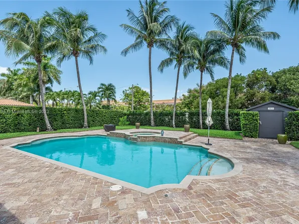 9121 NW 177th Ter, Hialeah, FL 33018