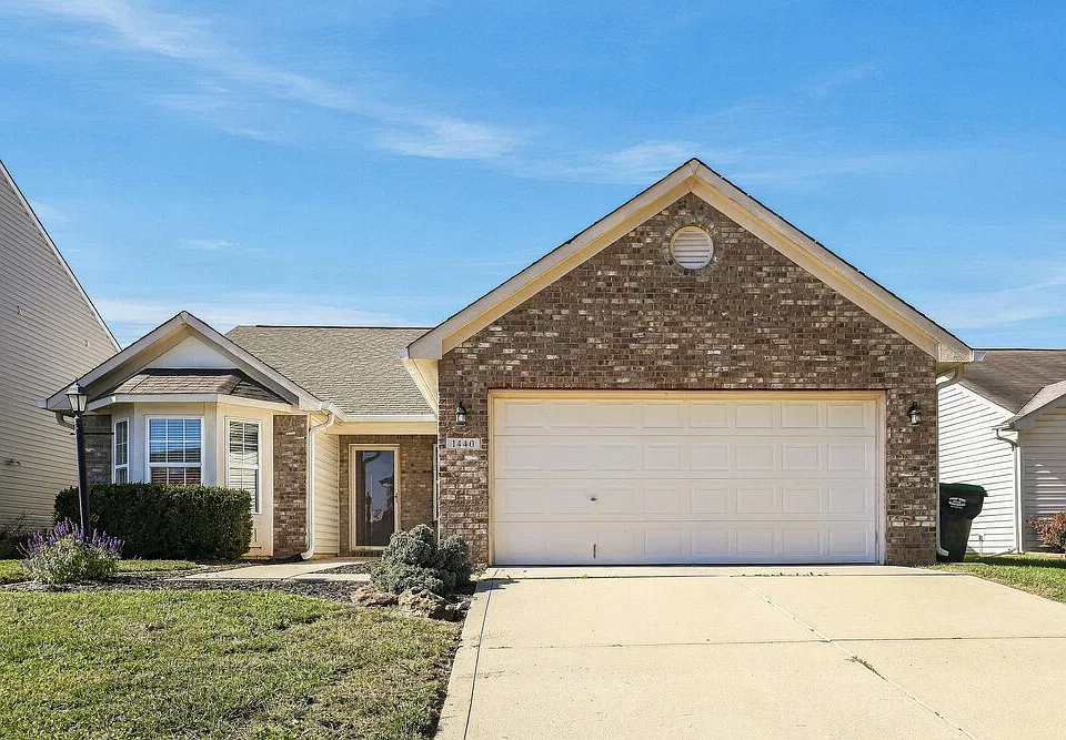 1440 Round Lake Rd