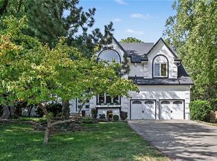 8225 NW Weatherby Dr, Weatherby Lake, MO 64152