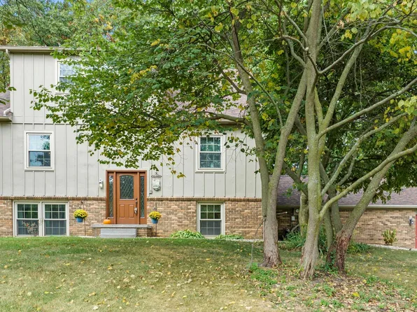 1265 N Antler Dr, Warsaw, IN 46582