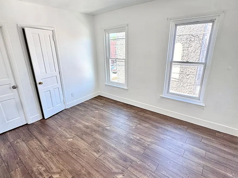 535 W Tilghman St — Photo 20