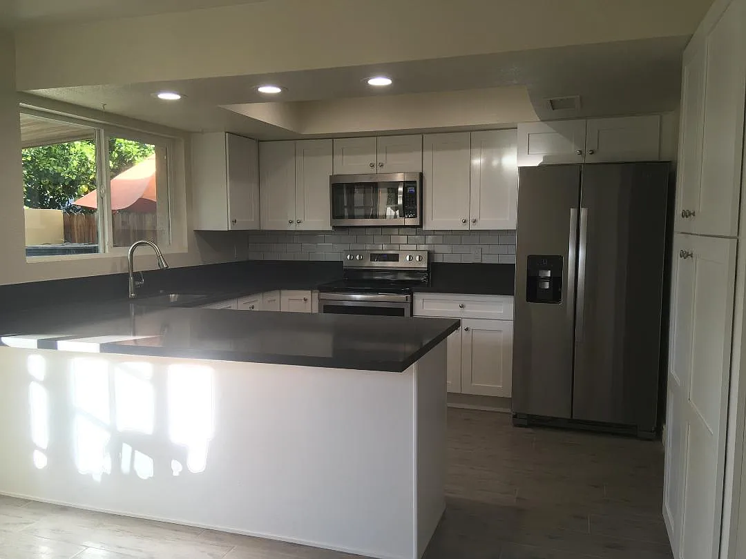 3 bed, 2.5 bath, 1646 sqft, $2,900 — Photo 3