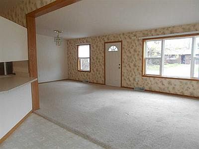 2nd image of 1610 Cole Dr