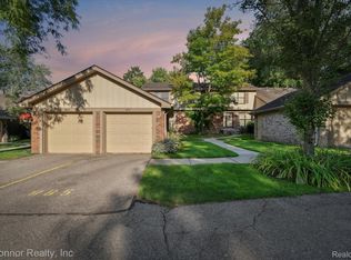 885 Lafayette Ct, Rochester, MI 48307