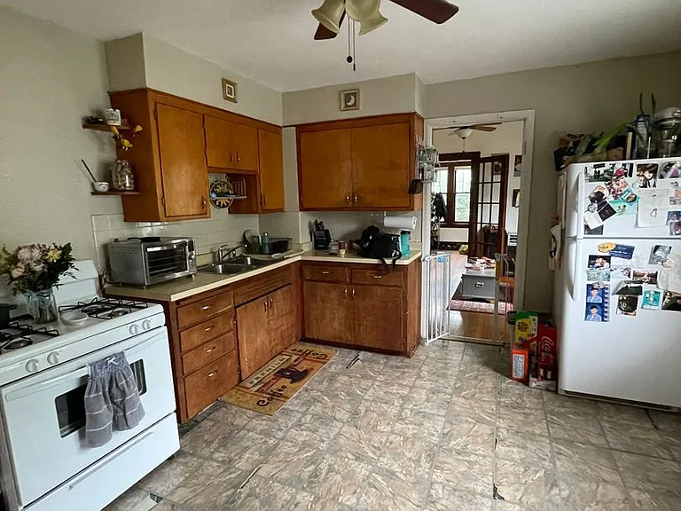 2661-61B N. Fratney St. — Photo 6