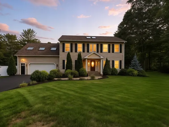 23 Pine Knl, Southwick, MA 01077