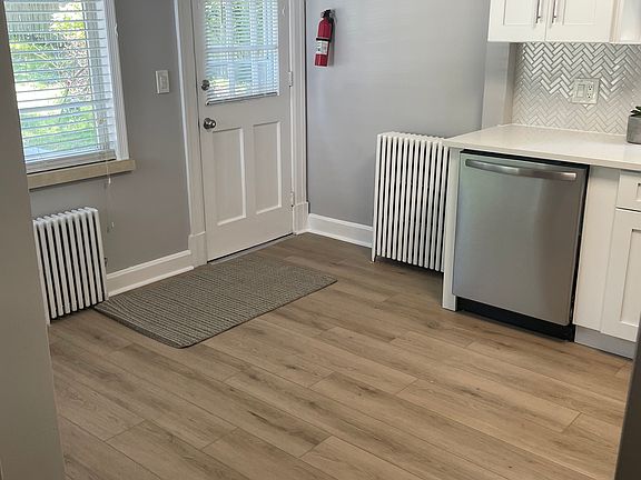 4th image of 606 Wyckoff Ave #A