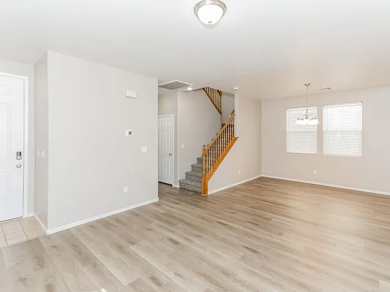 70 Glen Park Ave — Photo 5