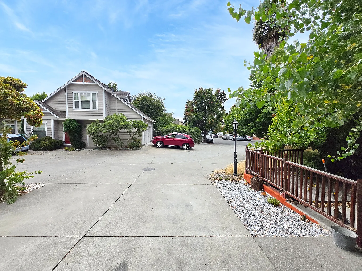 2 bed, 800 sqft, $3,500 — Photo 2