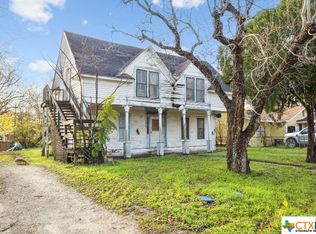 616 W Mahan St, Port Lavaca, TX 77979