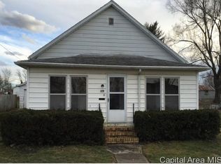 608 W Palm St, Roodhouse, IL 62082