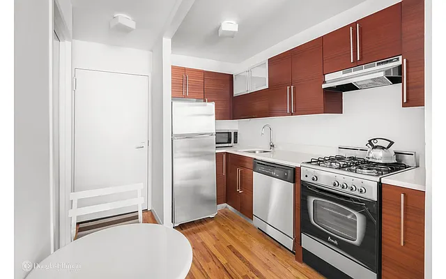 Rented by Douglas Elliman | media 24