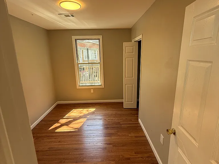 250 Summer Ave #2 — Photo 10