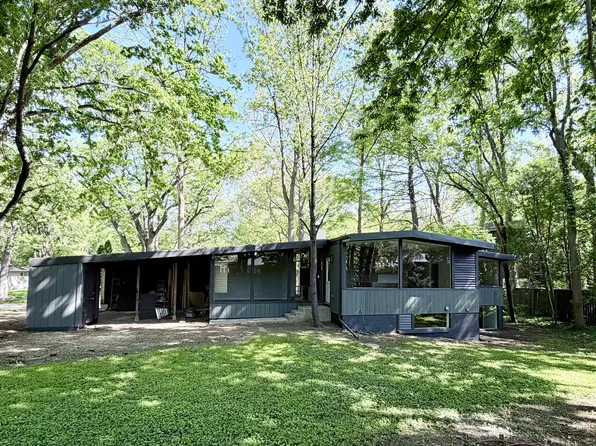 401 E George Huff Dr, Urbana, IL 61801
