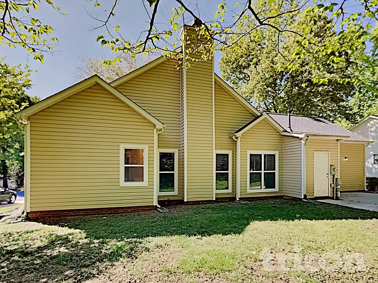 7825 Pence Pond Ln — Photo 15