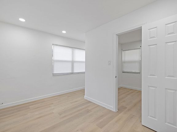 5th image of 611 S 20th Ave