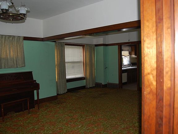 4th image of 1005 C St