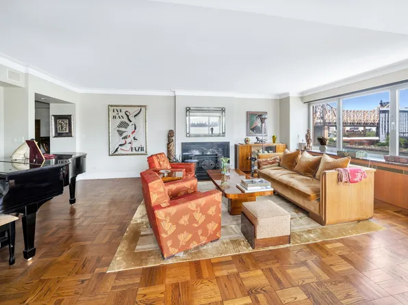 25 Sutton Place South 8G image 2 of 19