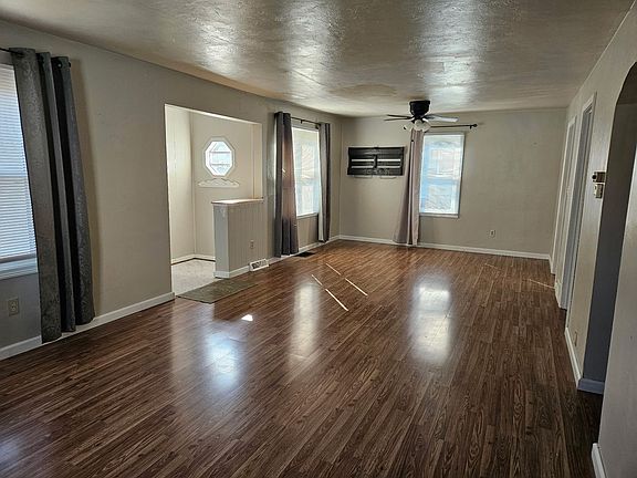 2nd image of 2918 Hudson Rd