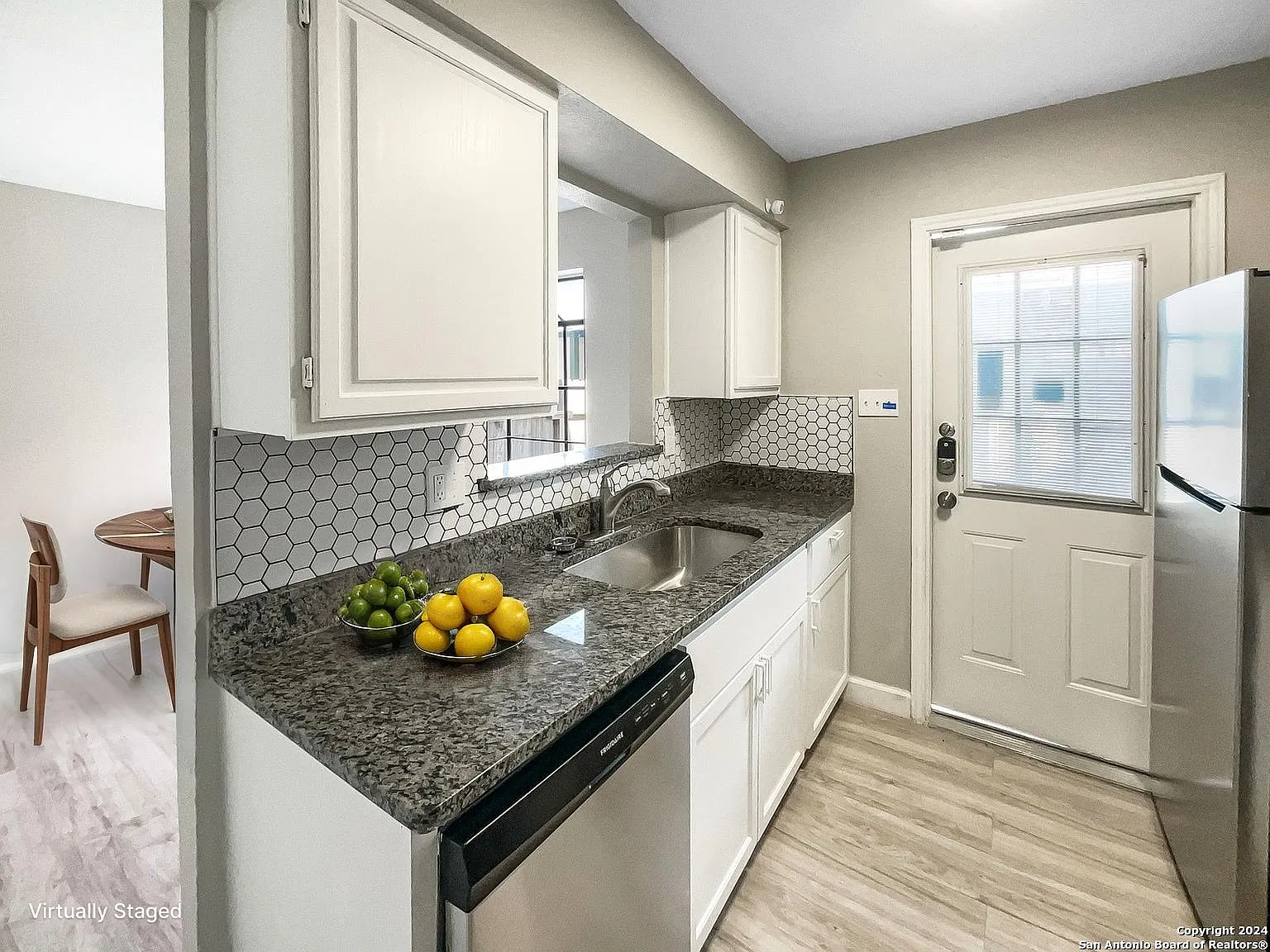 2 bed, 974 sqft, $1,250 — Photo 4