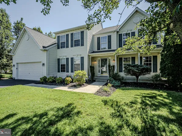 9 Whirlaway Dr, Bear, DE 19701
