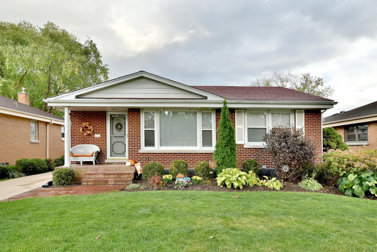 765 S Fairview Ave photo 1
