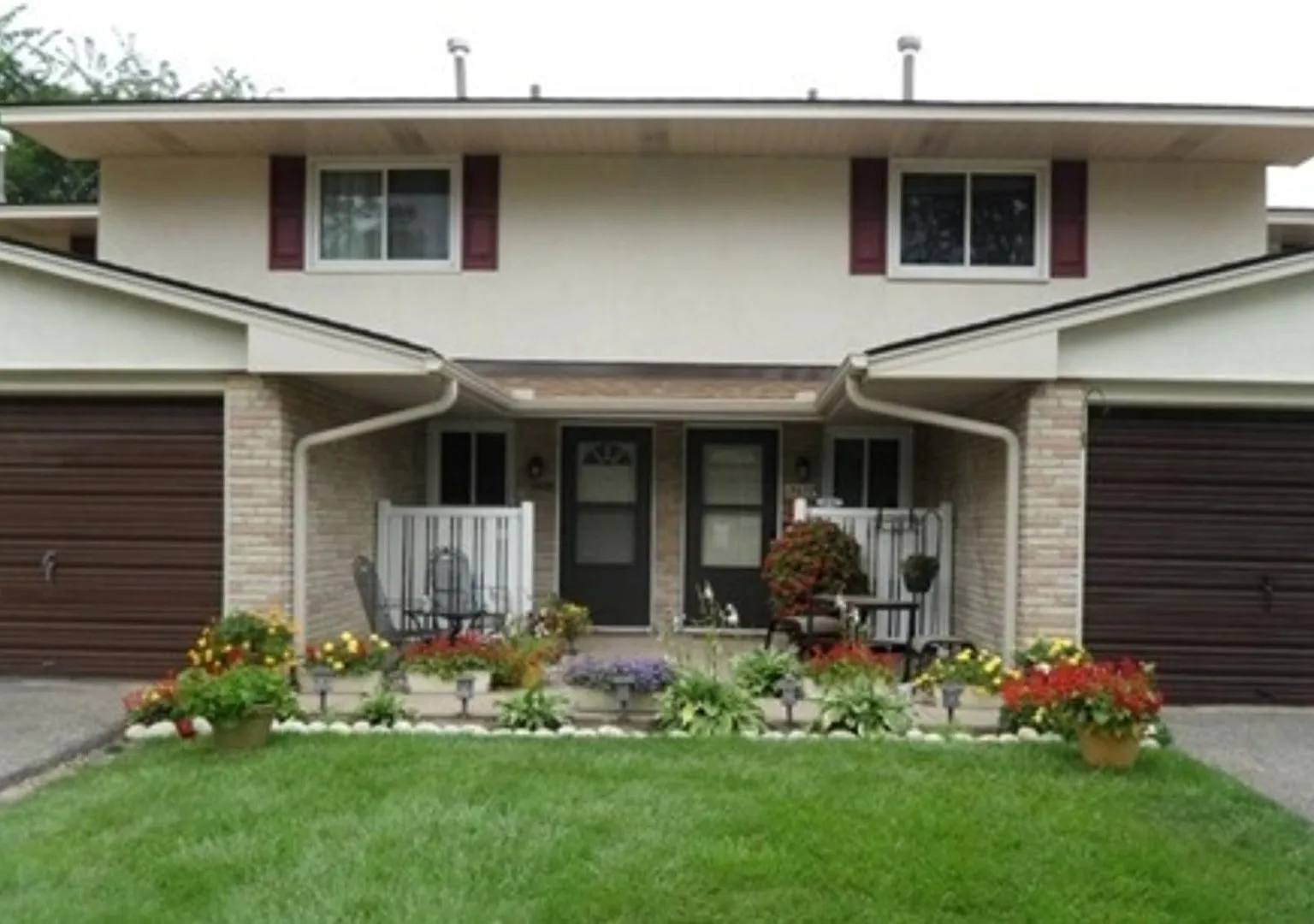 Hillsboro Townhomes — Photo 2