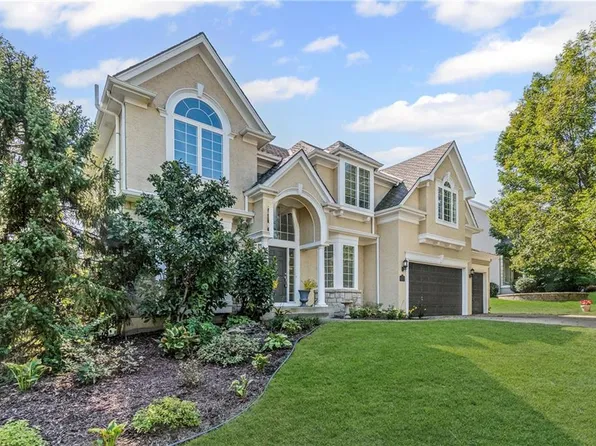 5701 W 146th St, Overland Park, KS 66223