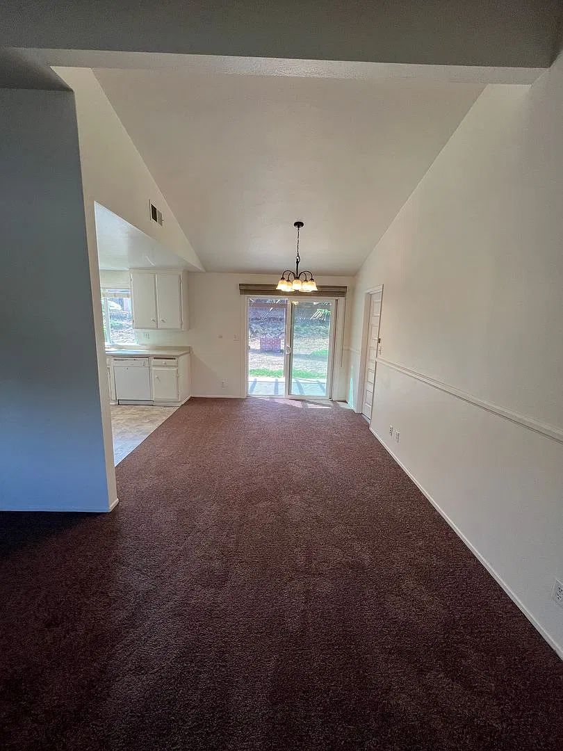 For Lease 3+1 Home Located In Simi Valley,Ca — Photo 4