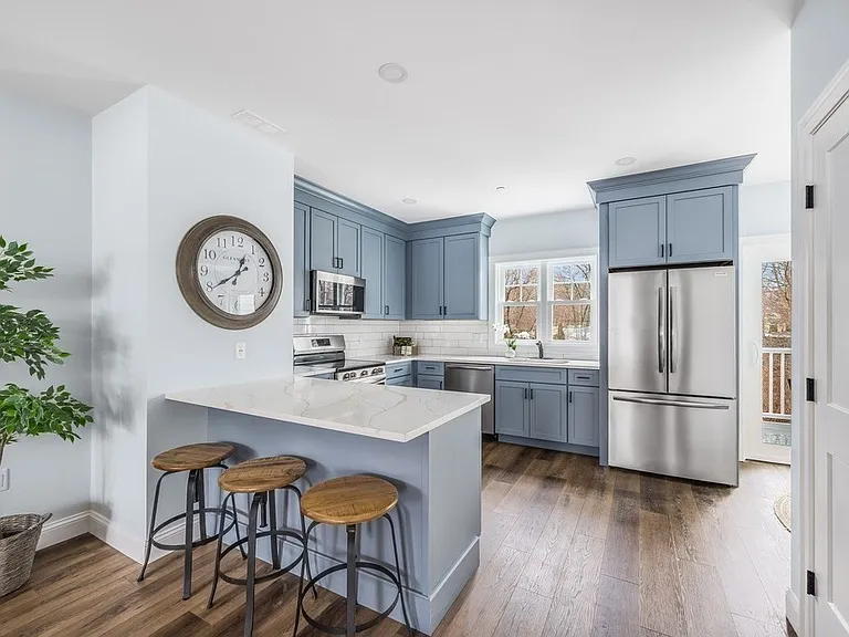 451 Essex St #2 — Photo 7