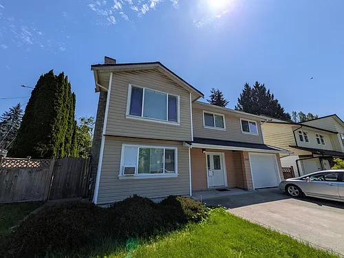 2160 Laurier Ave Photo 1