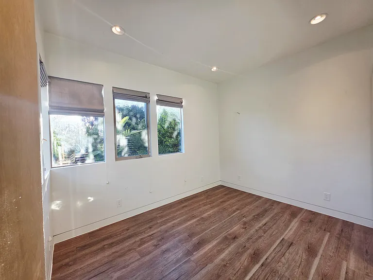 2830 Myrtle St — Photo 25