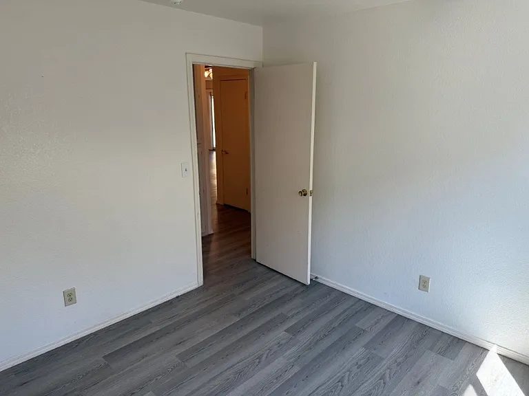 237 Sunridge Way — Photo 32