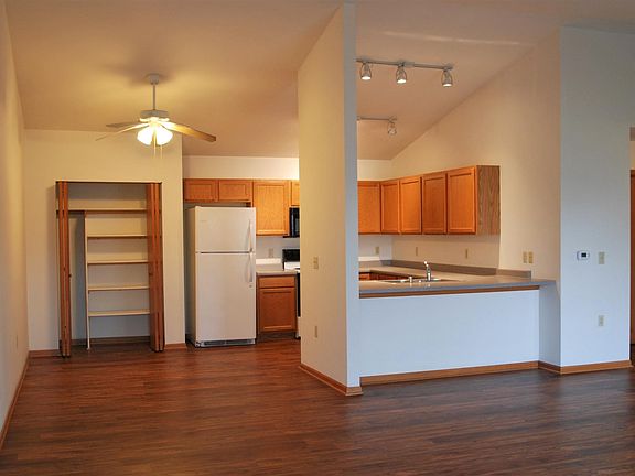 3rd image of N7770 Vicksburg Way APT F