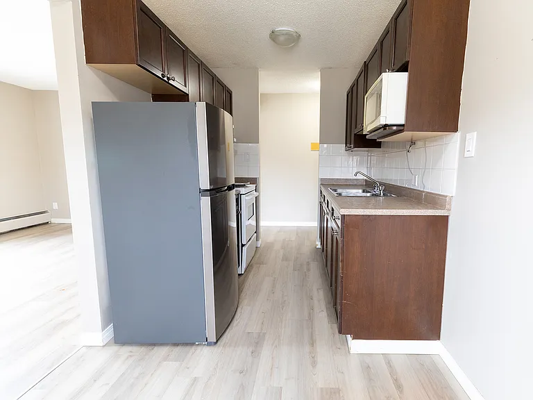 5355 Waverley Dr SW — Photo 3