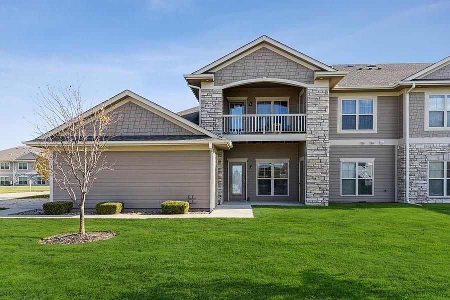 1st image of 2506 NE Oak Dr Unit 7