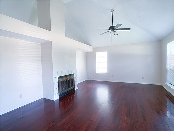 5th image of 608 S Alder Dr