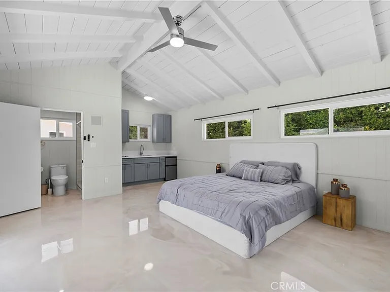 5823 Lubao Ave — Photo 36