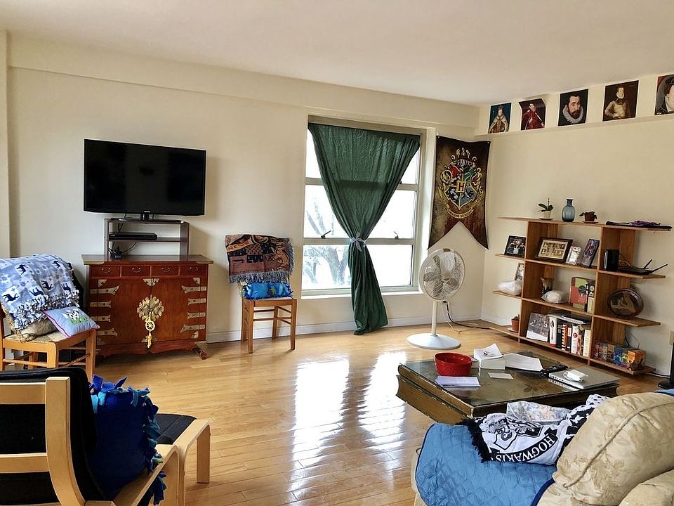 1st image of 80 La Salle St APT 3C
