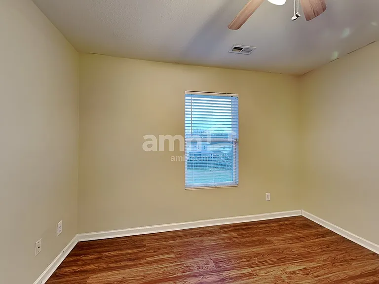 412 Galesburg Dr — Photo 13