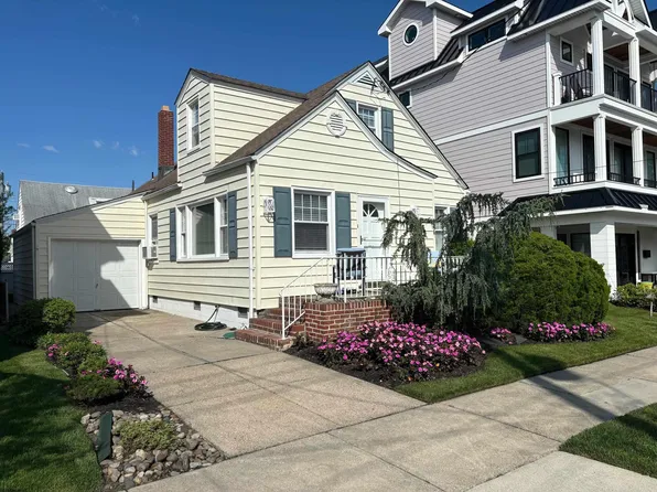 18 N Clarendon Ave, Margate, NJ 08402