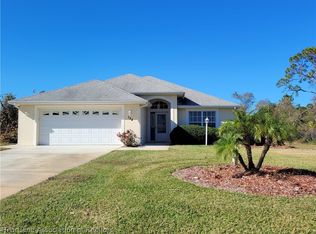 784 Lake August Dr, Lake Placid, FL 33852