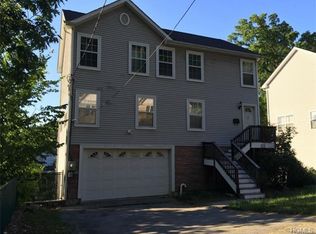 1390 Lincoln Ter, Peekskill, NY 10566