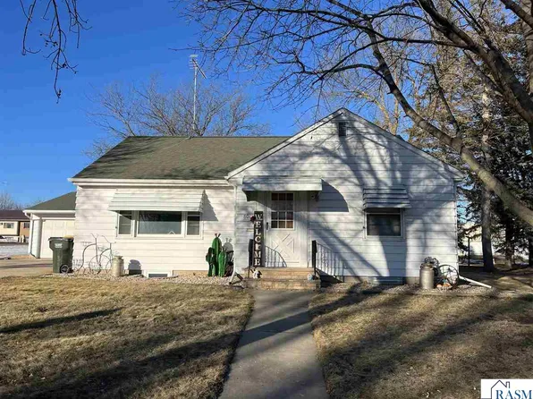 801 9th Ave N, Saint James, MN 56081