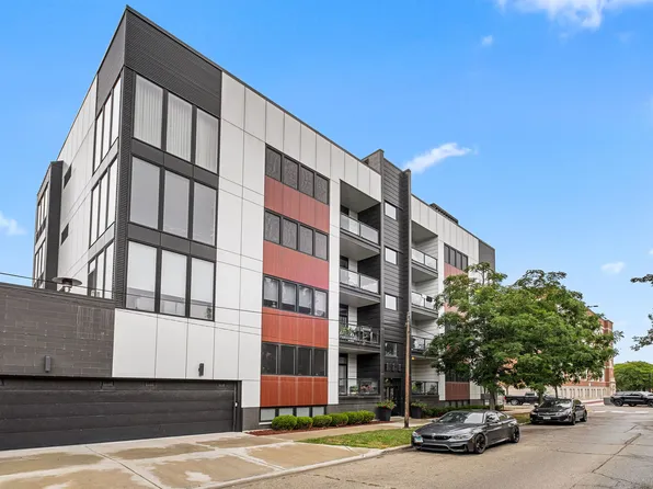 1300 N Claremont Ave #1E, Chicago, IL 60622