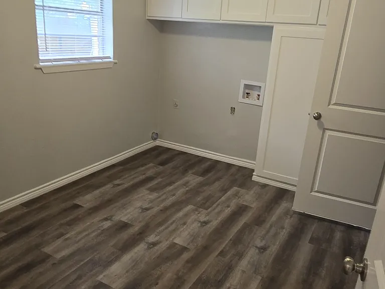 805 Aztec Dr — Photo 6
